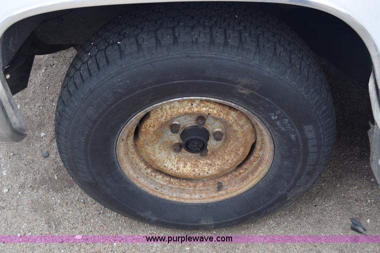 image for item L1063 1988 Chevrolet 1500 Ext. Cab pickup truck