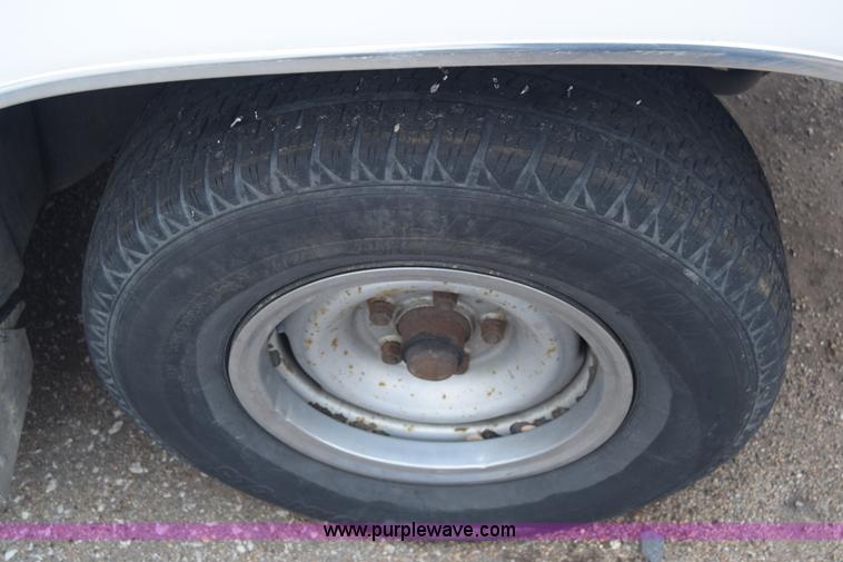 image for item L1063 1988 Chevrolet 1500 Ext. Cab pickup truck