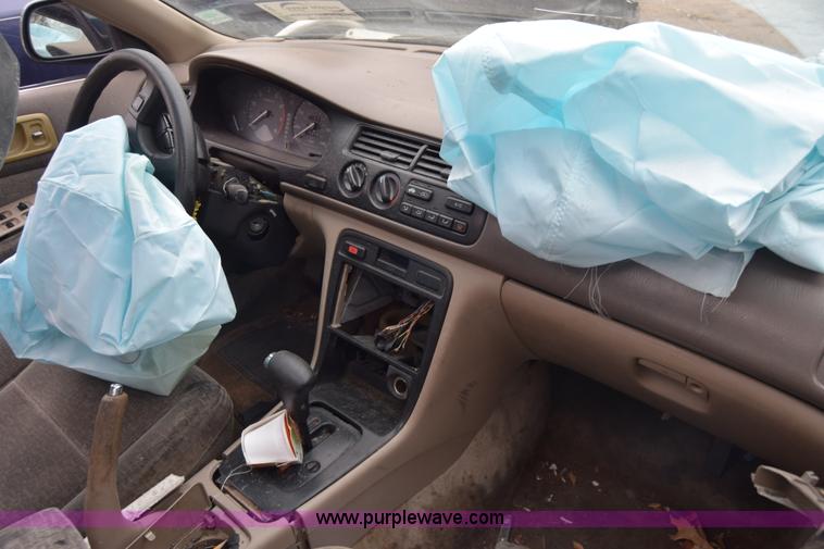 image for item L1064 1996 Honda Accord EX