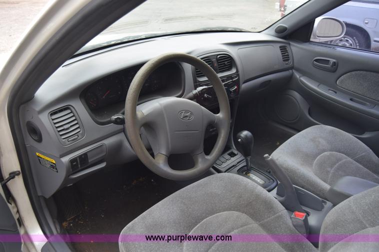 image for item L1066 2001 Hyundai Sonata