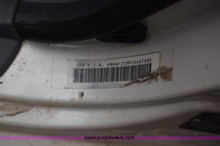 image for item L1066 2001 Hyundai Sonata