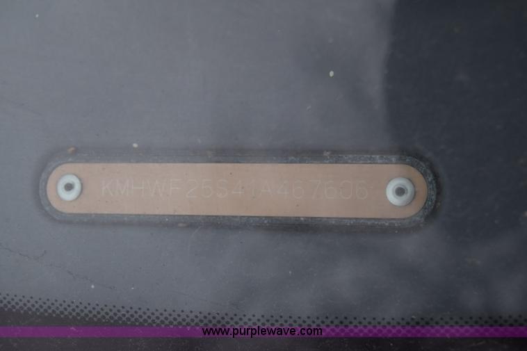 image for item L1066 2001 Hyundai Sonata