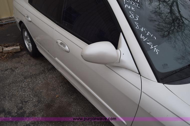 image for item L1066 2001 Hyundai Sonata
