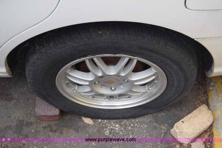 image for item L1066 2001 Hyundai Sonata