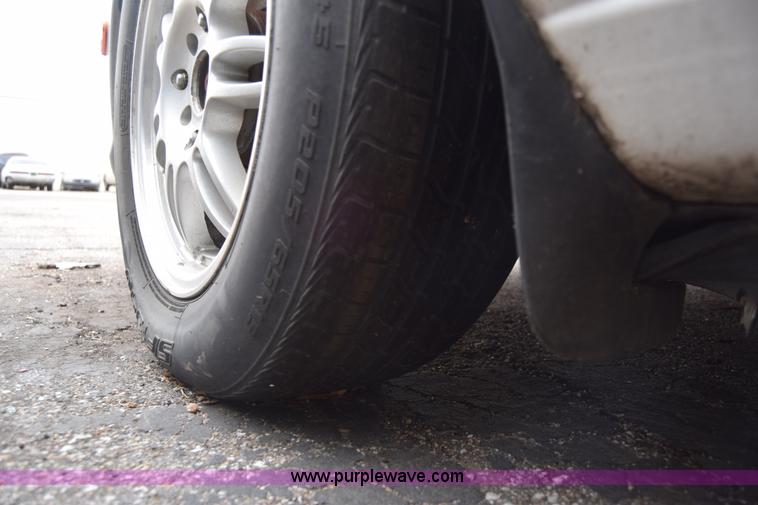 image for item L1066 2001 Hyundai Sonata