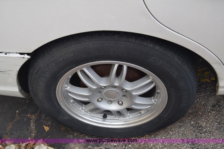 image for item L1066 2001 Hyundai Sonata