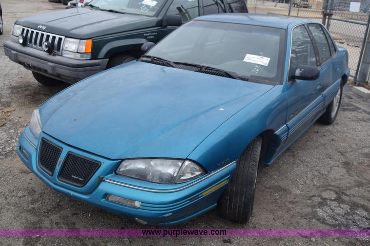 image for item L1067 1992 Pontiac Grand AM SE