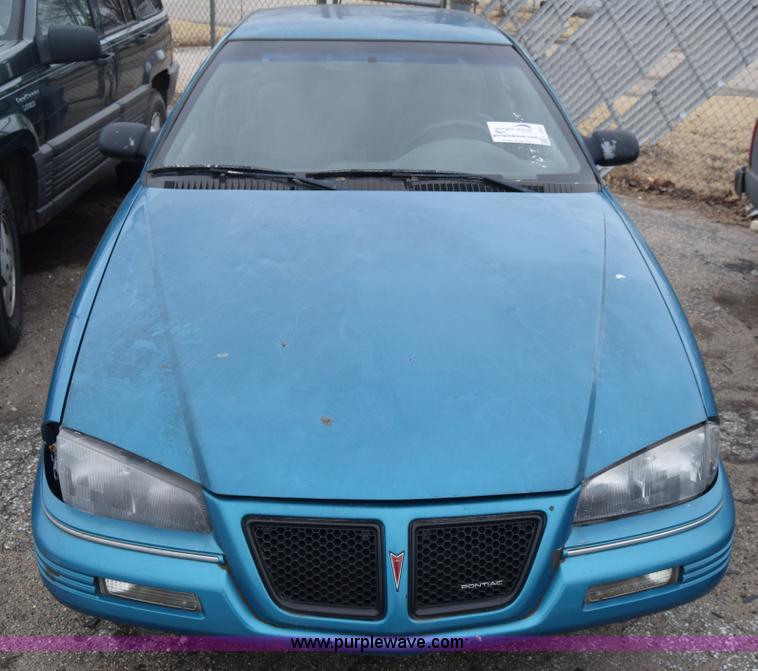 image for item L1067 1992 Pontiac Grand AM SE