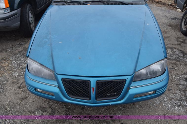 image for item L1067 1992 Pontiac Grand AM SE