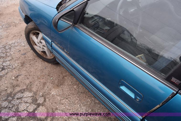image for item L1067 1992 Pontiac Grand AM SE