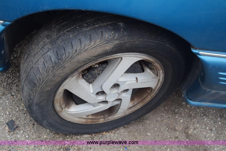 image for item L1067 1992 Pontiac Grand AM SE