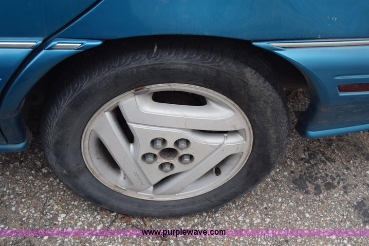 image for item L1067 1992 Pontiac Grand AM SE