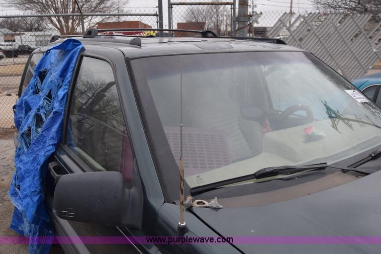 image for item L1068 1995 Jeep Grand Cherokee SE SUV