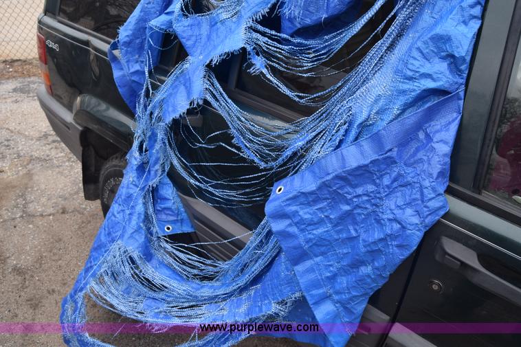 image for item L1068 1995 Jeep Grand Cherokee SE SUV