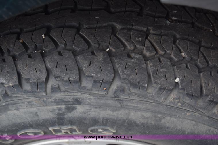 image for item L1068 1995 Jeep Grand Cherokee SE SUV