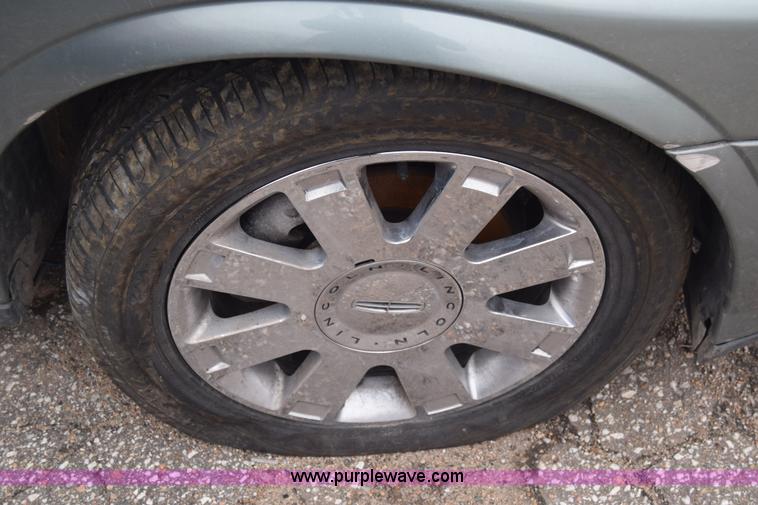 image for item L1069 2004 Lincoln LS