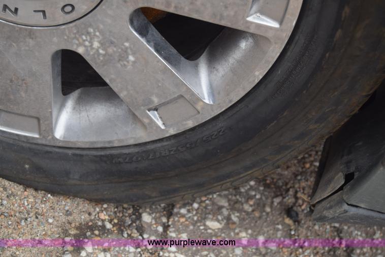 image for item L1069 2004 Lincoln LS