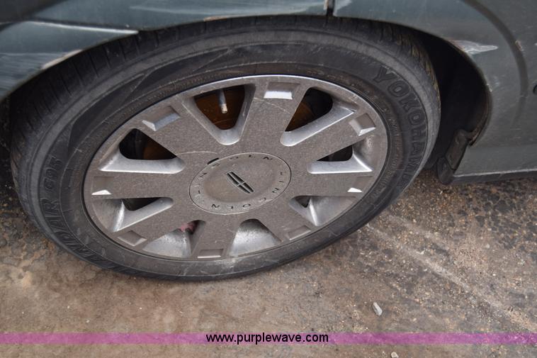 image for item L1069 2004 Lincoln LS