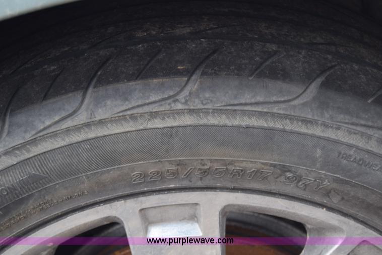 image for item L1069 2004 Lincoln LS