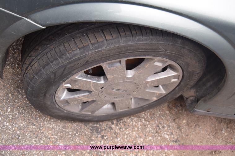 image for item L1069 2004 Lincoln LS