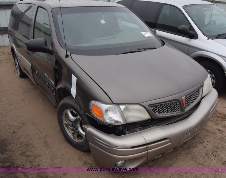 image for item L1071 2002 Pontiac Montana van