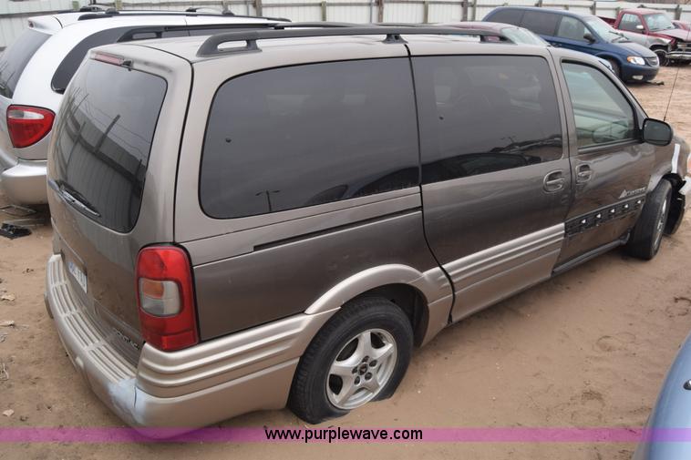 image for item L1071 2002 Pontiac Montana van