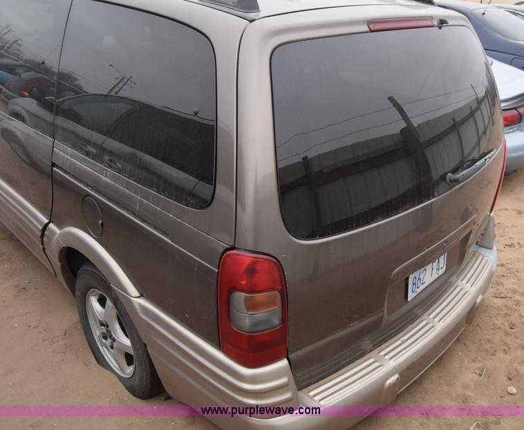 image for item L1071 2002 Pontiac Montana van