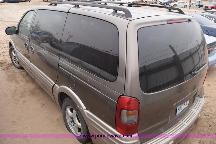 image for item L1071 2002 Pontiac Montana van