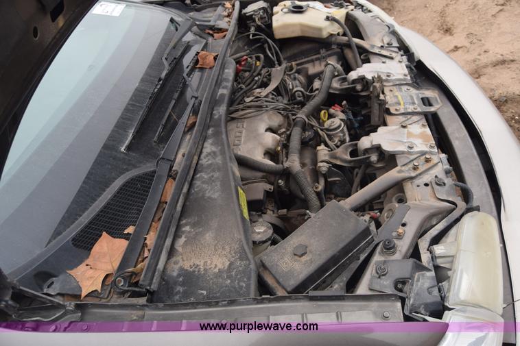 image for item L1071 2002 Pontiac Montana van