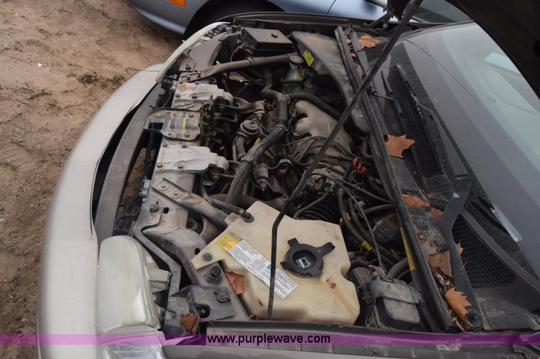 image for item L1071 2002 Pontiac Montana van