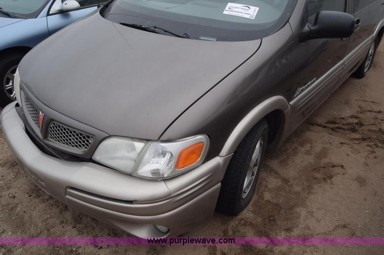 image for item L1071 2002 Pontiac Montana van