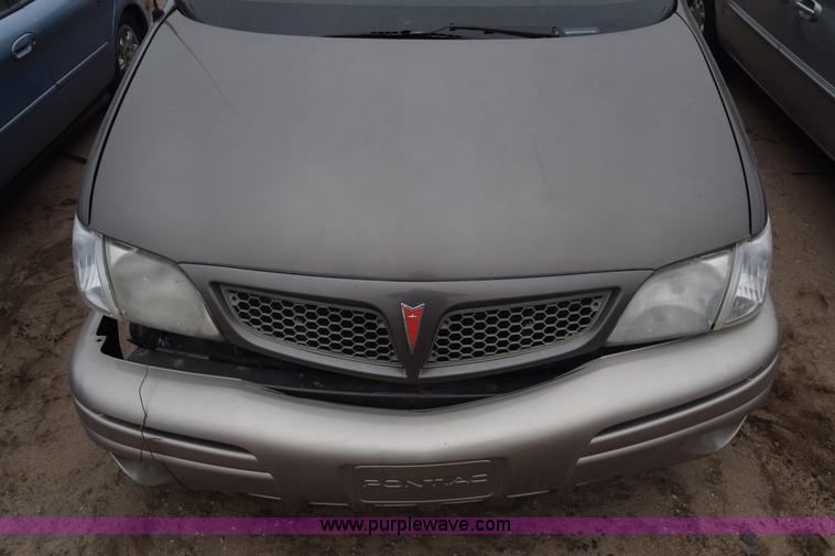 image for item L1071 2002 Pontiac Montana van