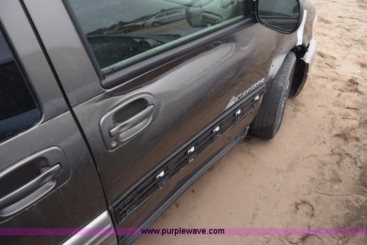 image for item L1071 2002 Pontiac Montana van