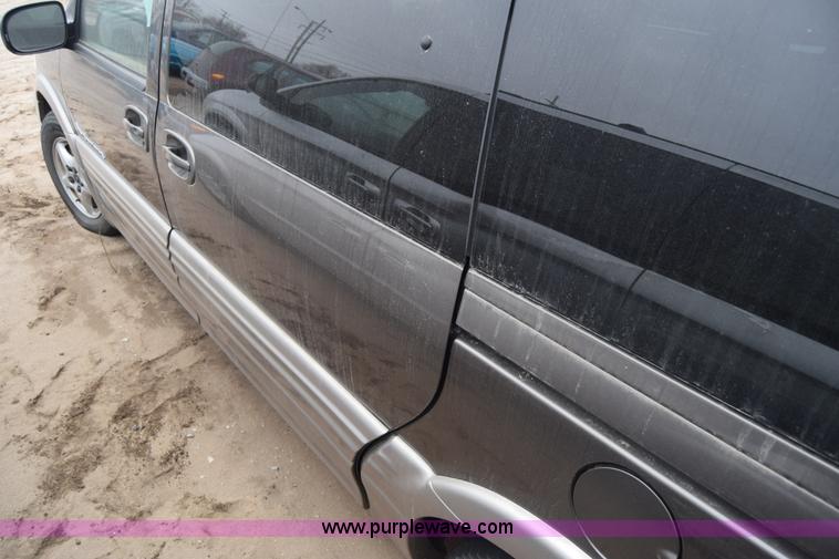 image for item L1071 2002 Pontiac Montana van