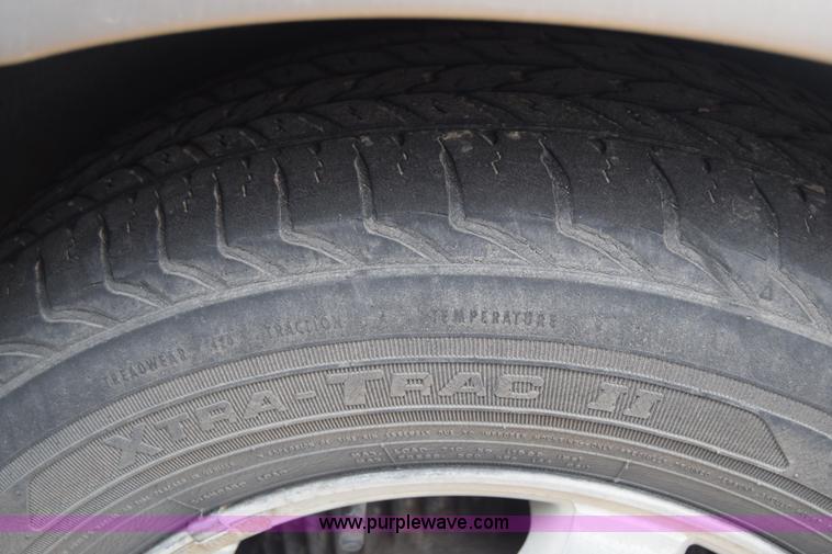 image for item L1071 2002 Pontiac Montana van