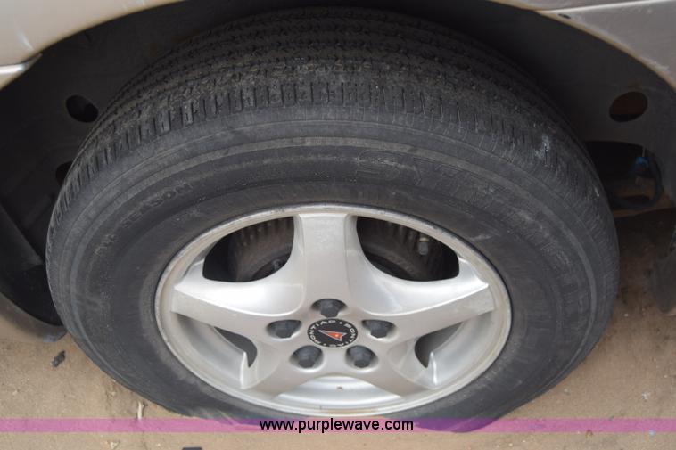 image for item L1071 2002 Pontiac Montana van