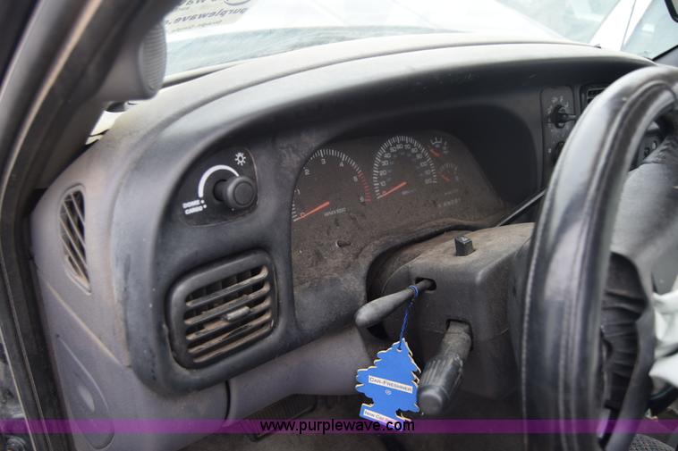 image for item L1072 1998 Dodge Ram 1500 Quad Cab pickup truck