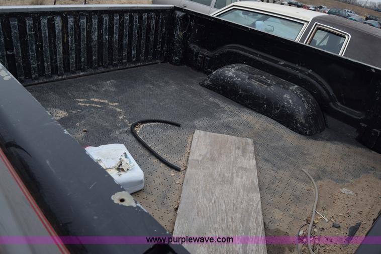 image for item L1072 1998 Dodge Ram 1500 Quad Cab pickup truck