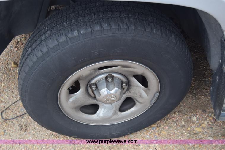 image for item L1072 1998 Dodge Ram 1500 Quad Cab pickup truck