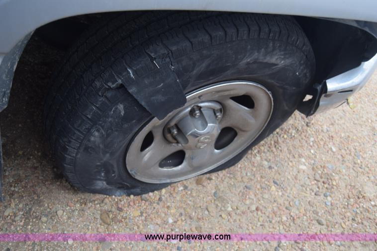 image for item L1072 1998 Dodge Ram 1500 Quad Cab pickup truck