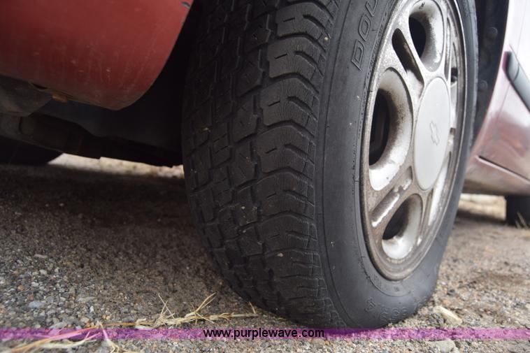 image for item L1074 1998 Chevrolet Prizm Lsi