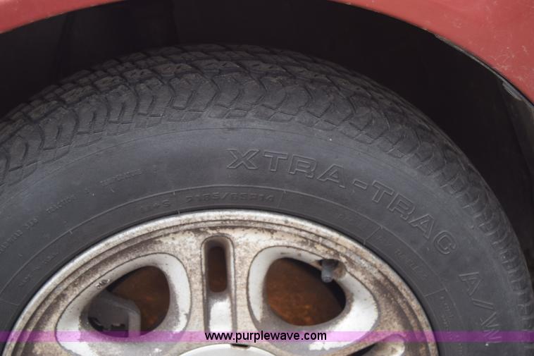 image for item L1074 1998 Chevrolet Prizm Lsi