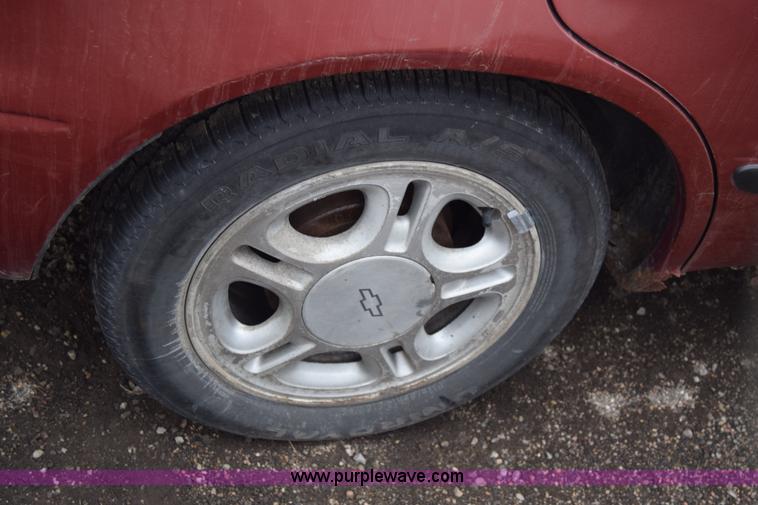 image for item L1074 1998 Chevrolet Prizm Lsi