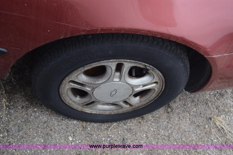 image for item L1074 1998 Chevrolet Prizm Lsi