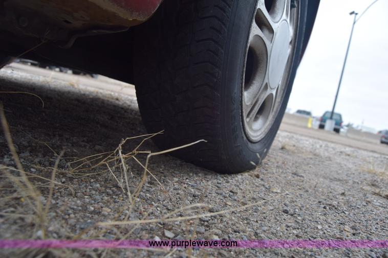 image for item L1074 1998 Chevrolet Prizm Lsi