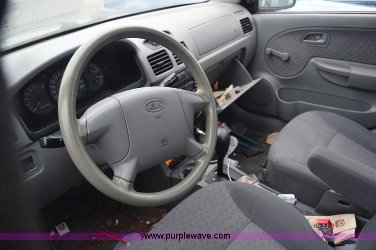 image for item L1076 2004 Kia Rio