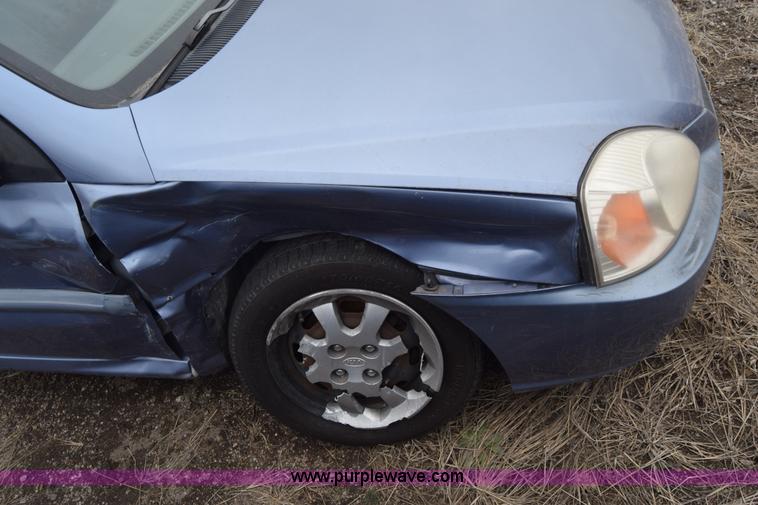 image for item L1076 2004 Kia Rio