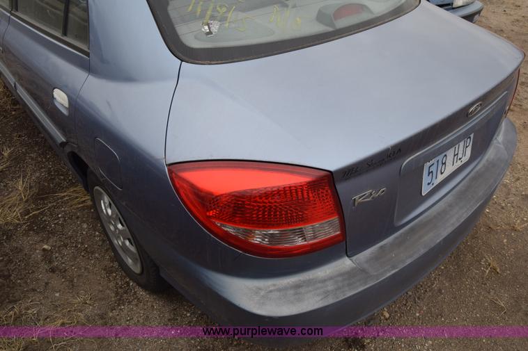 image for item L1076 2004 Kia Rio