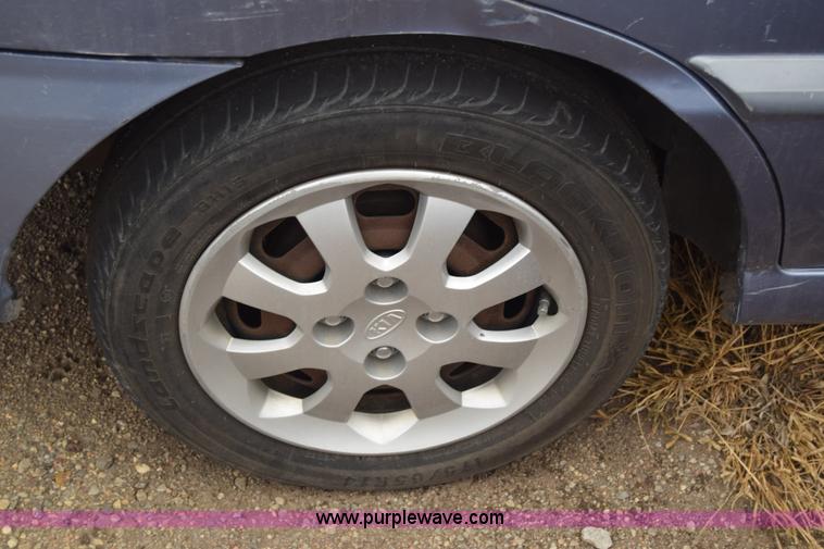 image for item L1076 2004 Kia Rio