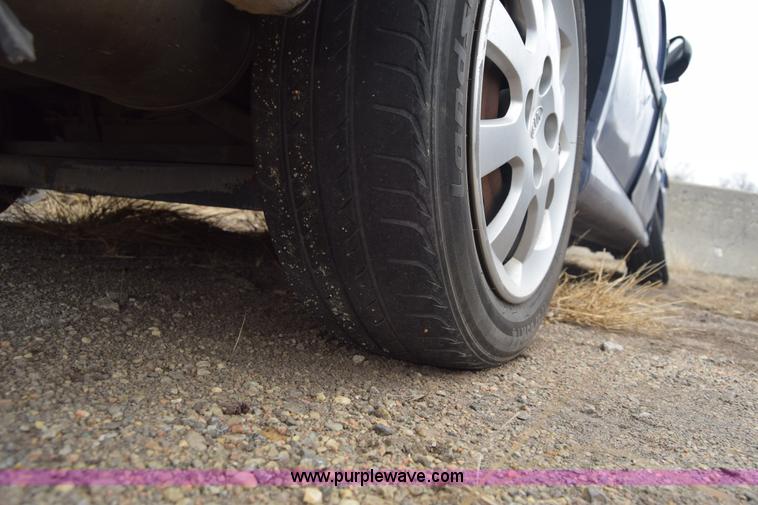 image for item L1076 2004 Kia Rio